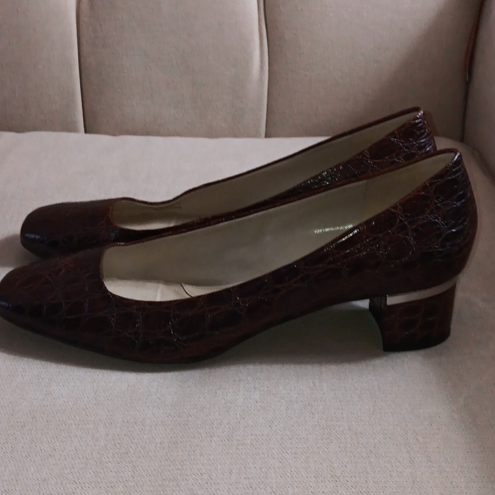 Naturalizer Wanda brown block heels EUC
